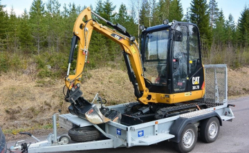 Caterpillar 301.7D Z PRZYCZEPĄ