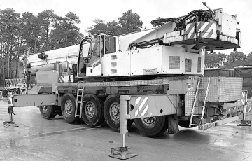 Demag AC 100