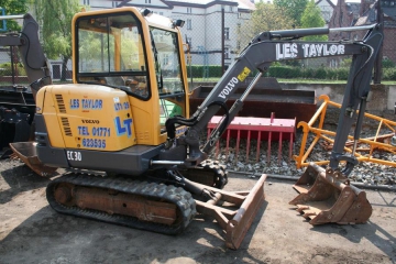 Volvo EC 30